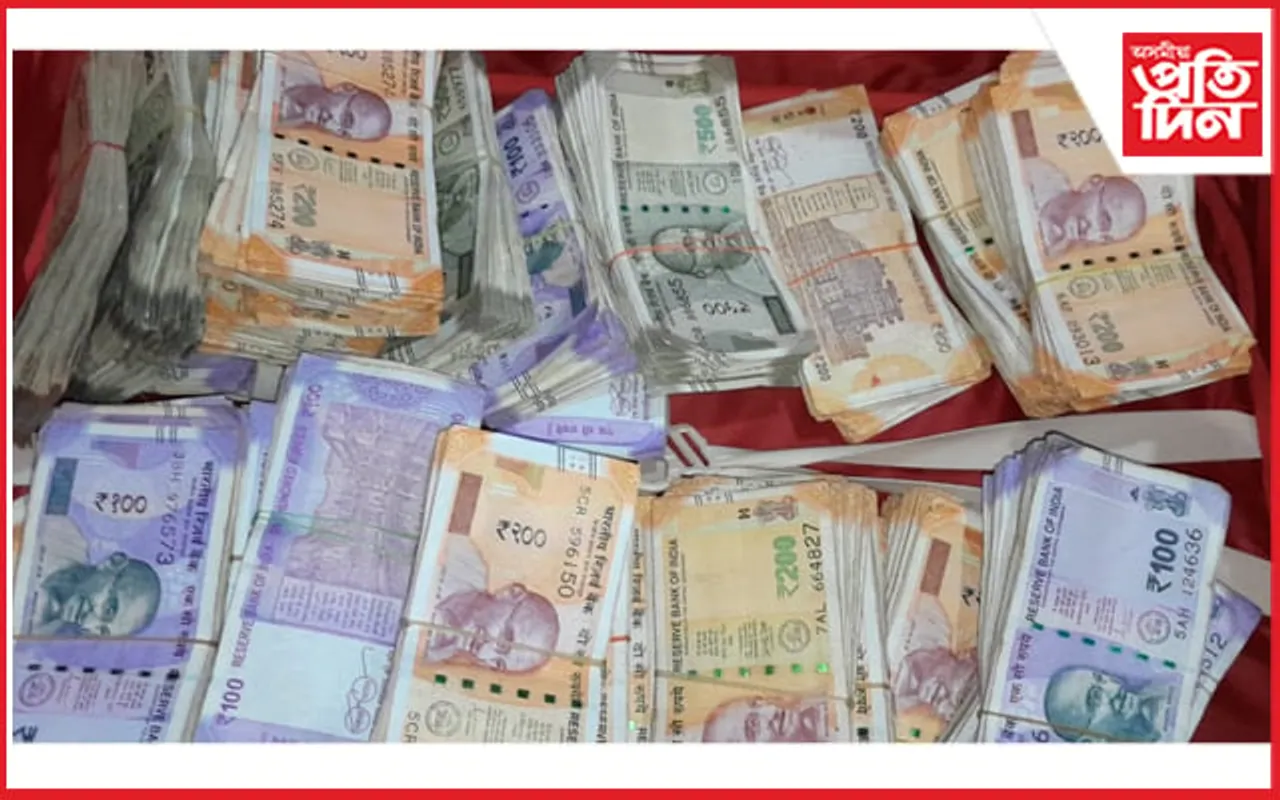 চিলপথাৰত আৰক্ষীৰ অভিযানত উদ্ধাৰ টকাৰ বেগসহ হেৰ'ইন 