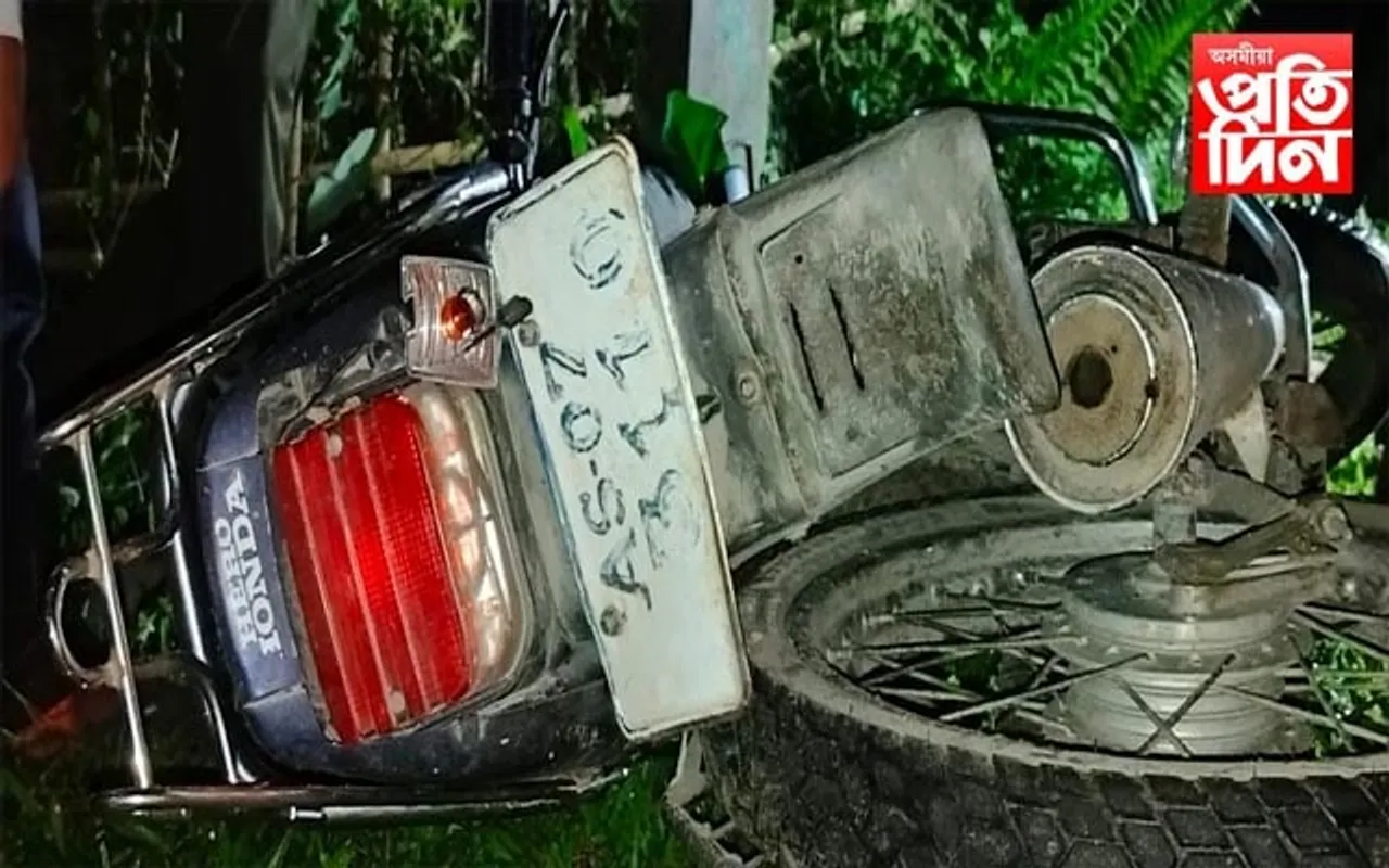 কৰ্মৰত স্থানৰ পৰা ঘৰলৈ উভতাৰ পথতেই আঁকোৱালি ল'লে মৃত্যুক...