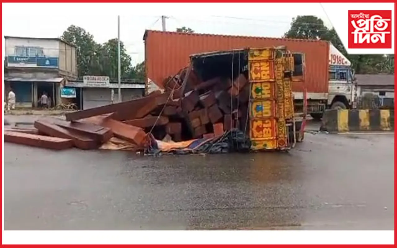 লেহেমীয়া গতিত পথ নিৰ্মাণৰ পৰিণতিঃ দেৰগাঁৱৰ ৰাজপথত দৈনিক সংঘটিত দুৰ্ঘটনা