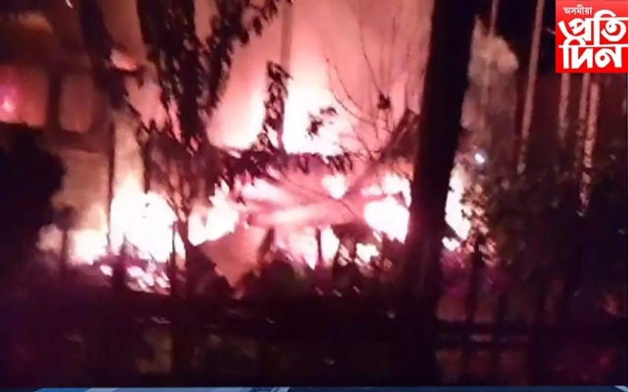 গহপুৰৰ মেইলবজাৰৰ তেলেনীত ভয়ংকৰ অগ্নিকাণ্ড