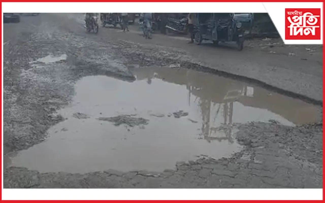 কামপুৰ-কঠীয়াতলী পথত প্ৰকাণ্ড গাঁত