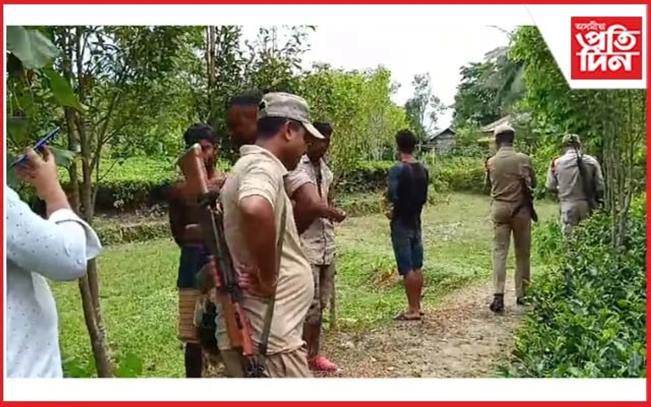 মোবাইলৰ বাবে পুত্ৰৰ হাতত প্ৰাণ গ'ল পিতৃৰ