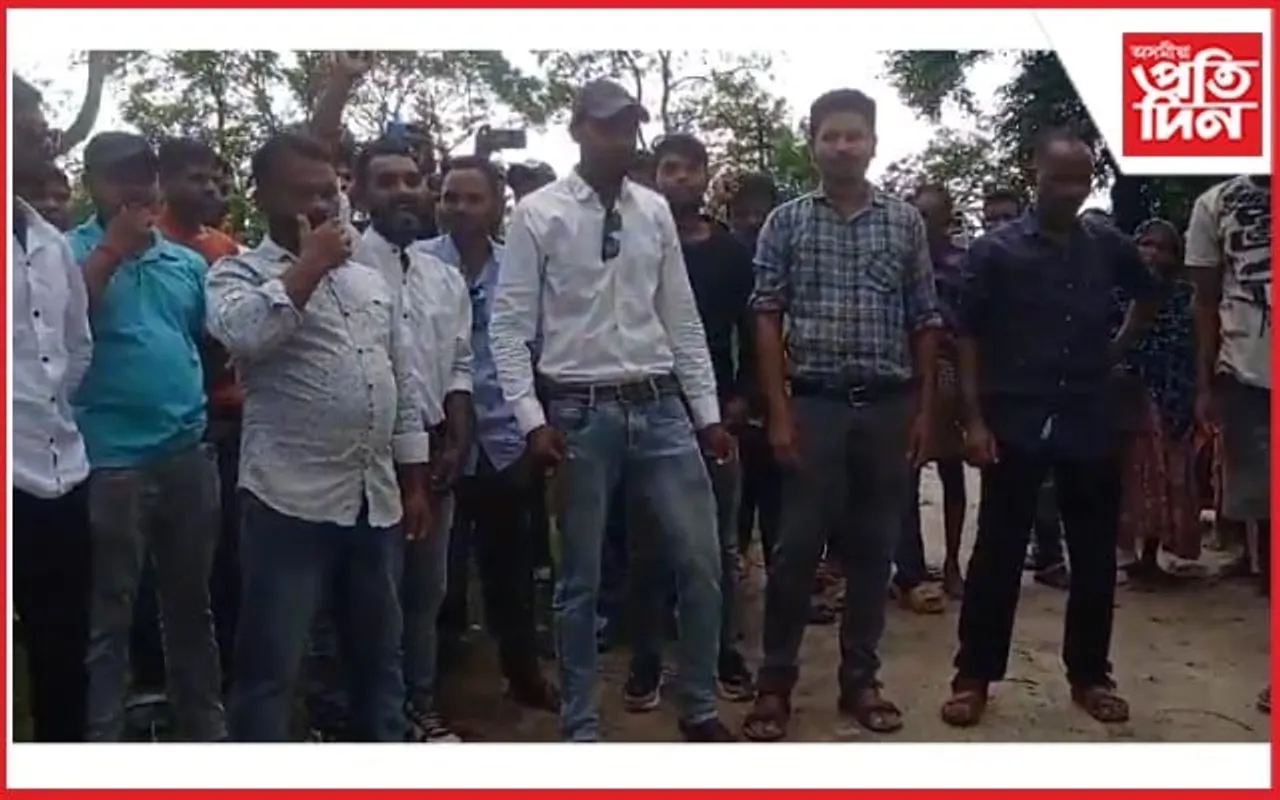 জামুগুৰিহাটত  টুপিয়া চাহ বাগিছাৰ চাহ শ্ৰমিকৰ প্ৰতিবাদ...