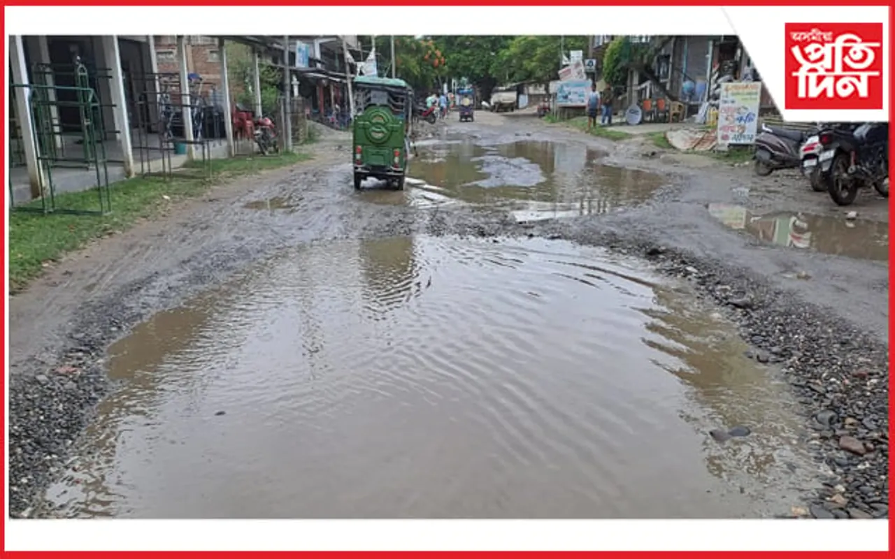 বৰহোলাৰ চাৰিআলি-নগাবাট সংযোগী পথৰ বিধস্ত অৱস্থাঃ কাণসাৰ নাই জনপ্ৰতিনিধিৰ