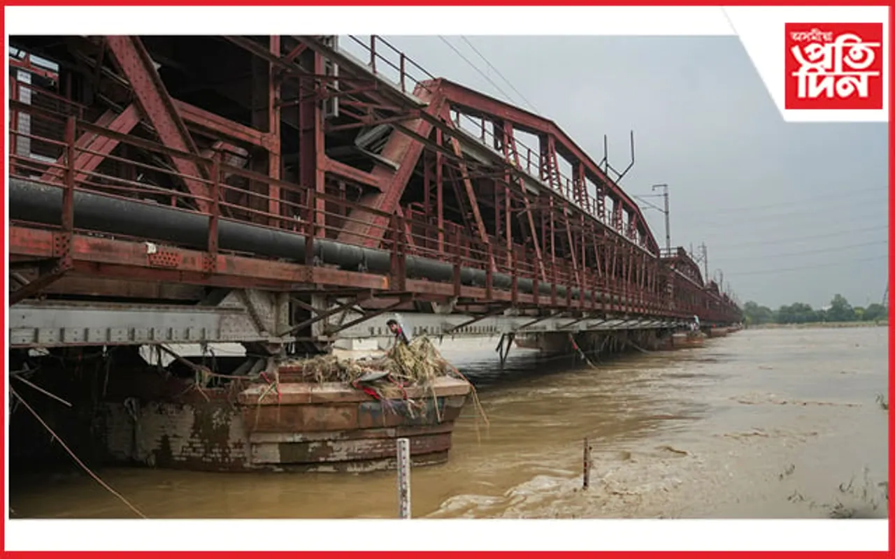 পুনৰ বিপদসীমাৰ ওপৰেৰে যমুনা নদীৰ পানীঃ আকৌ এবাৰ ভাবুকি ৰাজধানীলৈ 