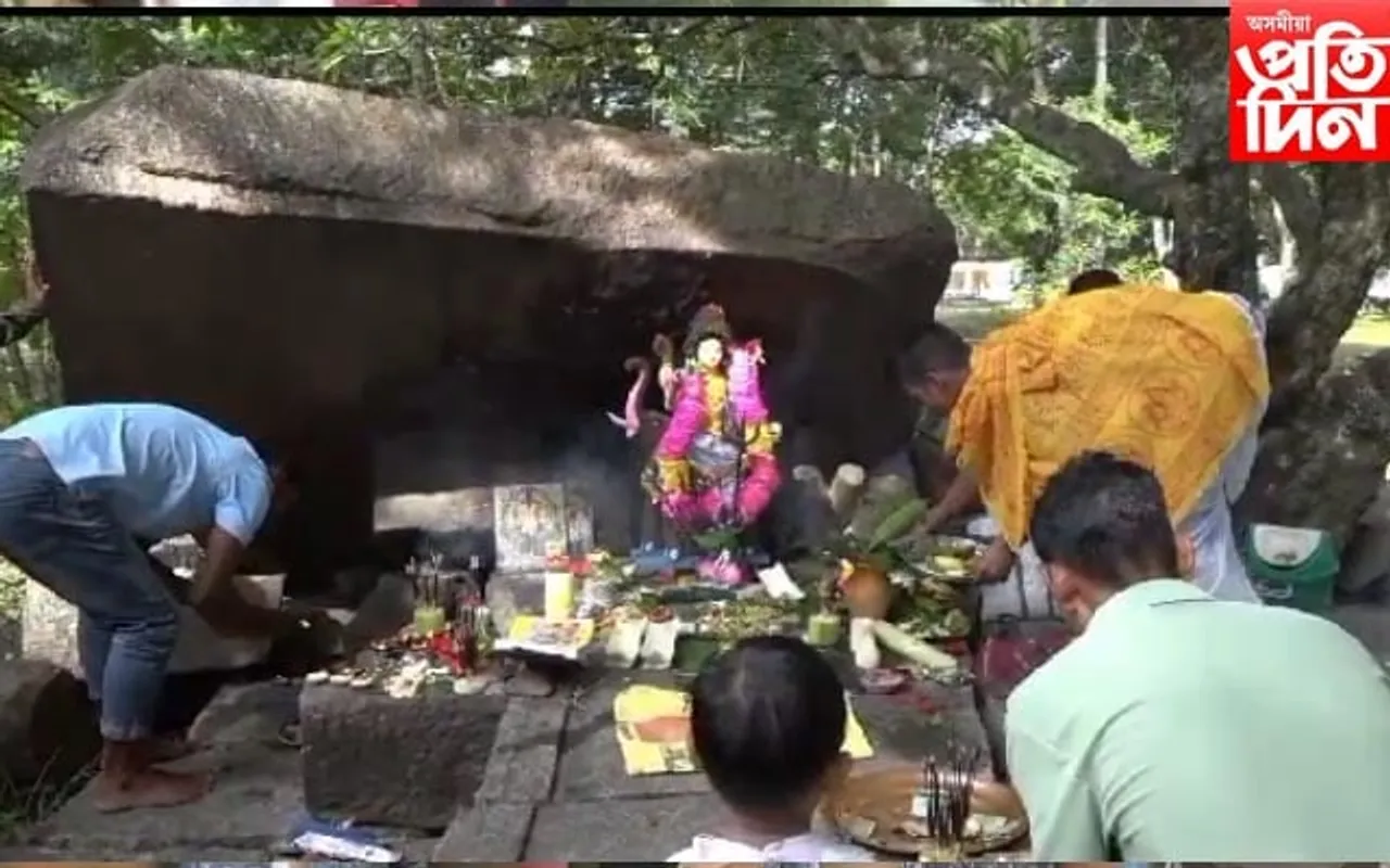 দেশৰ একমাত্ৰ বিশ্বকৰ্মা মন্দিৰ আছে অসমত, জানক আঁৰৰ  কাহিনী