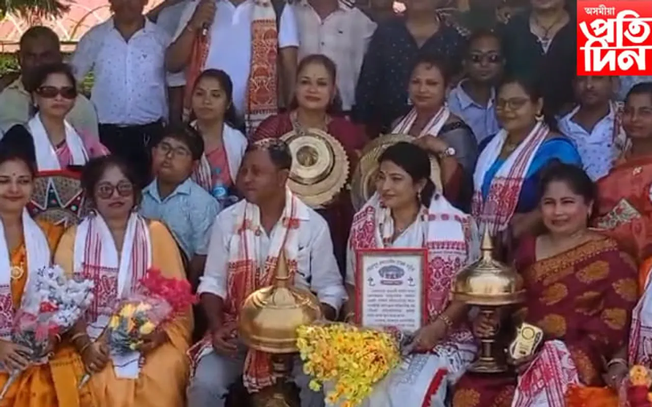 কলকাতাৰ 'চাইন এণ্ড টাজ স্পাৰ্কলিং স্কাই' প্ৰতিযোগিতাত বিজয়ী তেজপুৰৰ বোৱাৰী