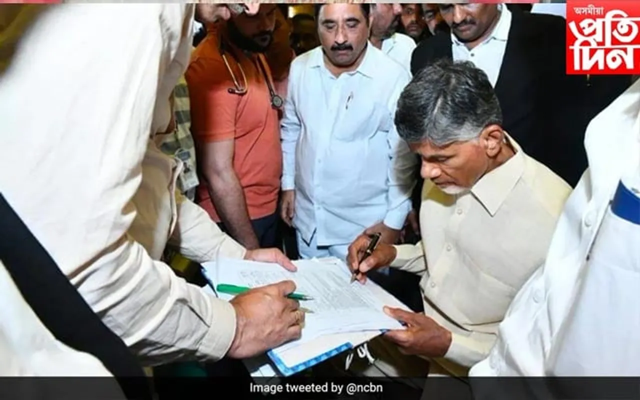৩০০ কোটিটকীয়া কেলেংকাৰী অভিযোগত গ্ৰেপ্তাৰ হোৱা মুখ্যমন্ত্ৰীক ১৪ দিনৰ ন্যায়িক জিম্মা...