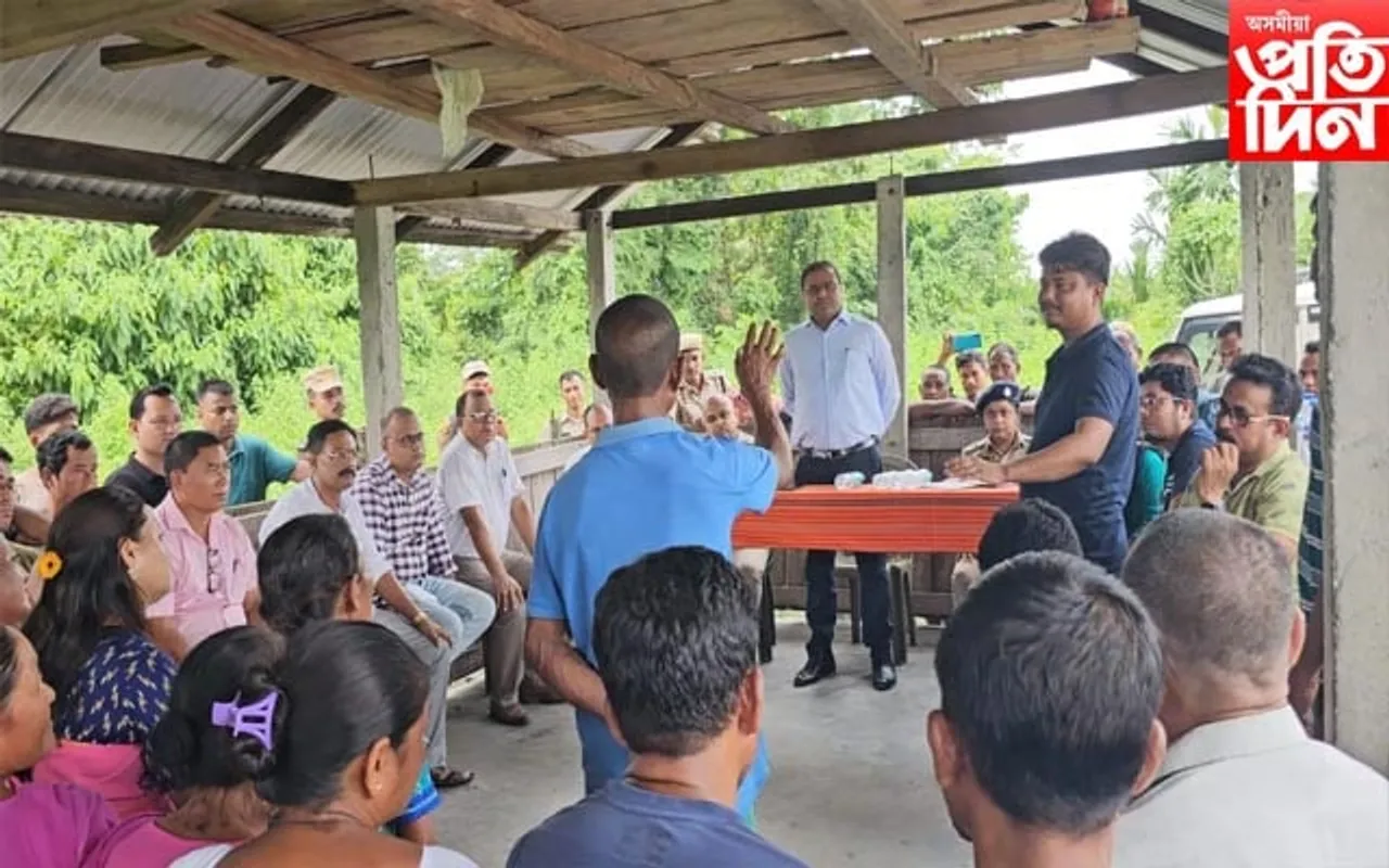 চিৰাঙৰ শিশু বিক্ৰী কাণ্ড পোহৰলৈ অহাৰ পাছত জিলা প্ৰশাসনৰ উদ্যোগত সজাগতা সভা