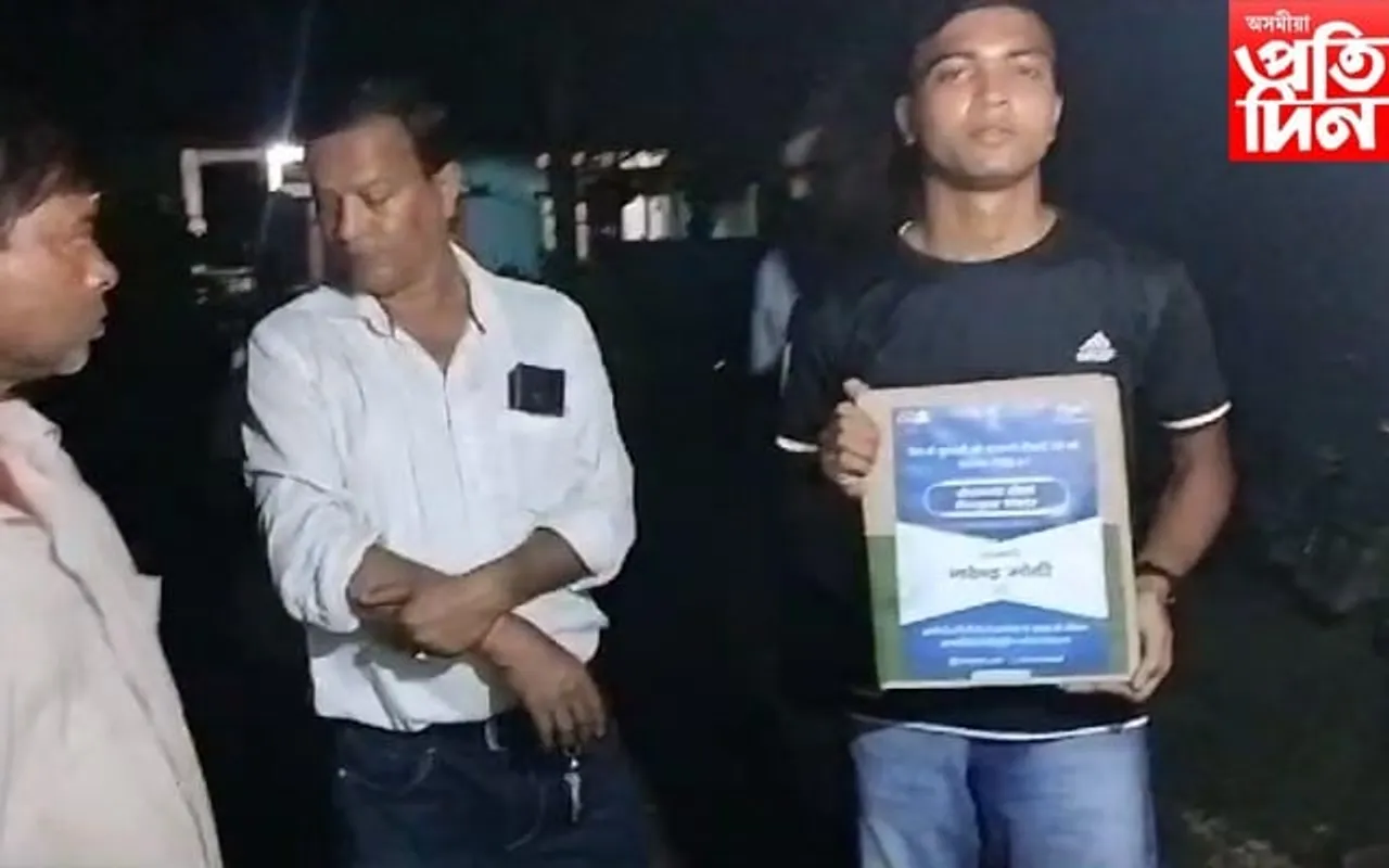 জামুগুৰিহাটৰ দৰিদ্ৰ যুৱকক ৰোজগাৰ মেলাত নিযুক্তি পত্ৰ প্ৰদান কেন্দ্ৰীয় মন্ত্ৰী সৰ্বানন্দ সোনোৱালৰ