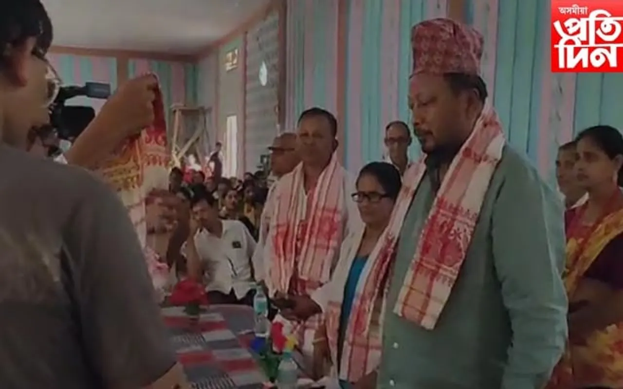 জামুগুৰিহাটৰ গমিৰিপালত দ্বিতীয় বাৰ্ষিক তীজ সমাৰোহ উদযাপন