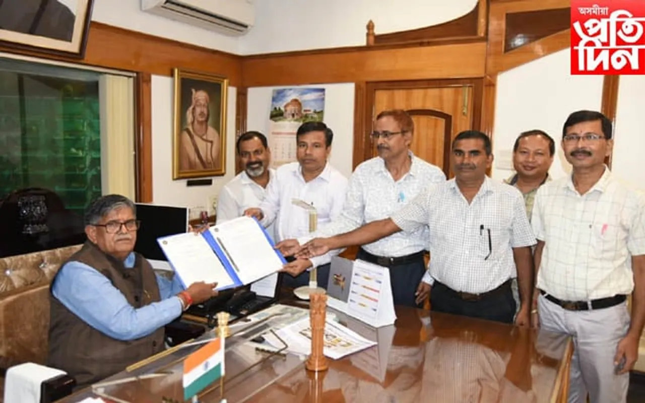দুৰ্নীতিয়ে শিপাইছে ৰবীন্দ্ৰনাথ ঠাকুৰ বিশ্ববিদ্যালয়তঃ ৰাজ্যপালক সাক্ষাৎ শিক্ষক সংস্থাৰ