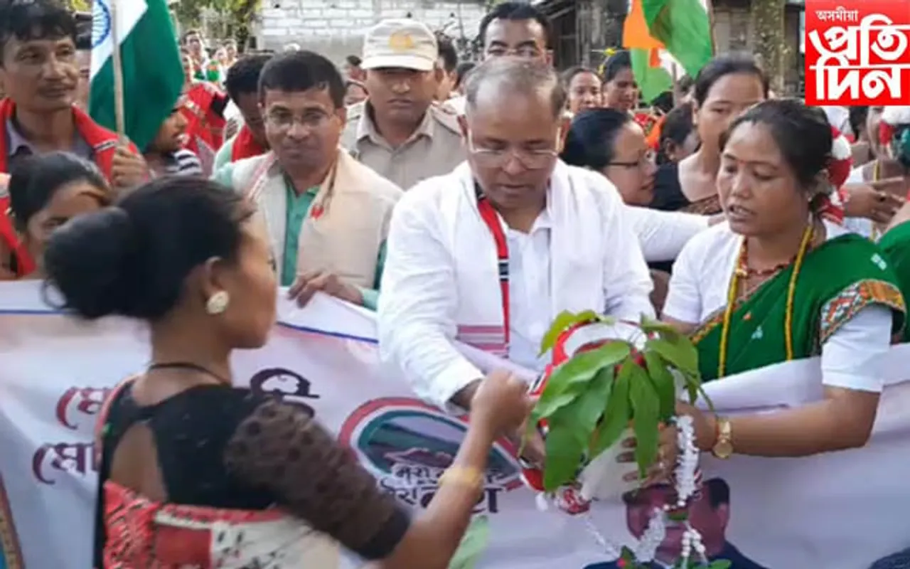 চিলাপথাৰত উছৱমুখৰ পৰিৱেশত "অমৃত কলহ"ৰ যাত্ৰা