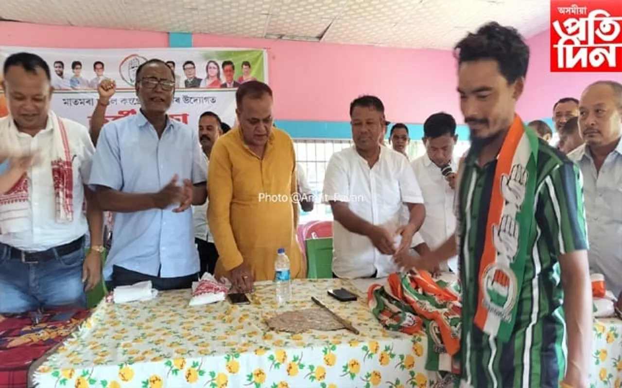 গেৰুৱা বিধায়ক নৱ দলেৰ গৃহ পঞ্চায়ত মাতমৰাত কংগ্ৰেছৰ ৰণডংকা