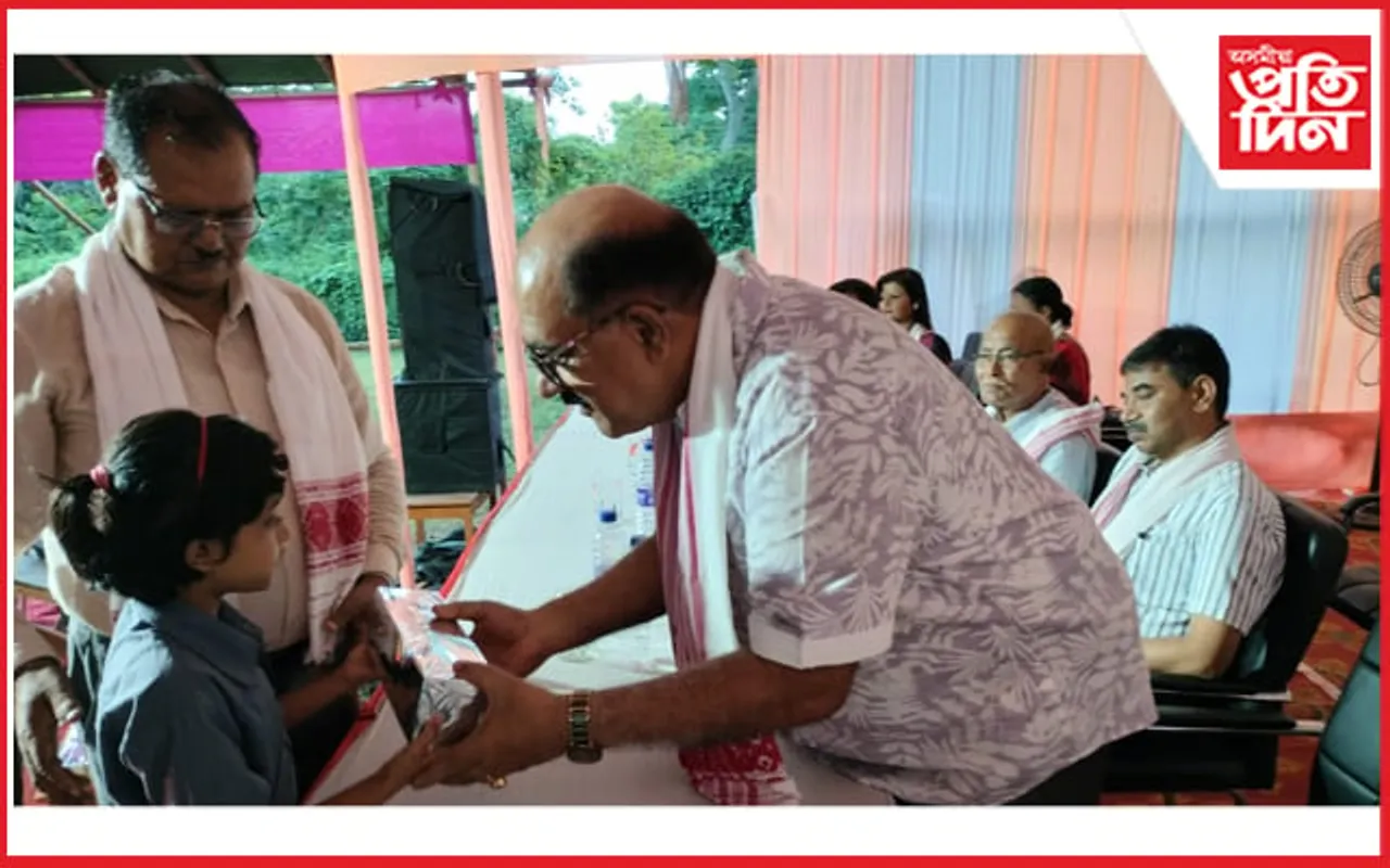 গুৱাহাটী দৃষ্টিহীন উ:মা: বিদ্যালয়ৰ পঞ্চম বাৰ্ষিক প্ৰতিষ্ঠা দিৱস উদযাপন 