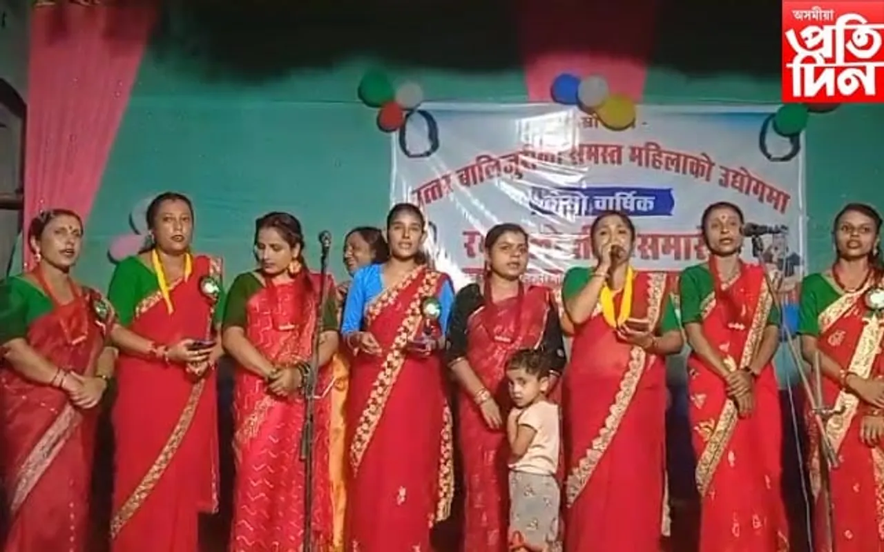 জামুগুৰিহাটত মহিলা সমাজৰ উদ্যোগত তীজ সমাৰোহ উদযাপন
