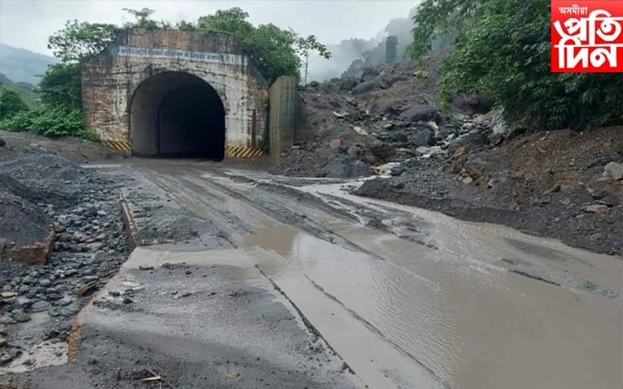 আৰম্ভ হ'ল মেঘালয়ৰ সোণাপুৰ সুৰংগৰে যান-বাহনৰ চলাচল
