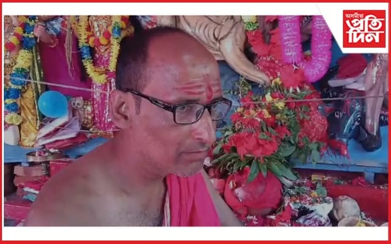 দুৰ্গা বন্দনাৰে মুখৰ মথুৰাপুৰৰ পূজাথলী