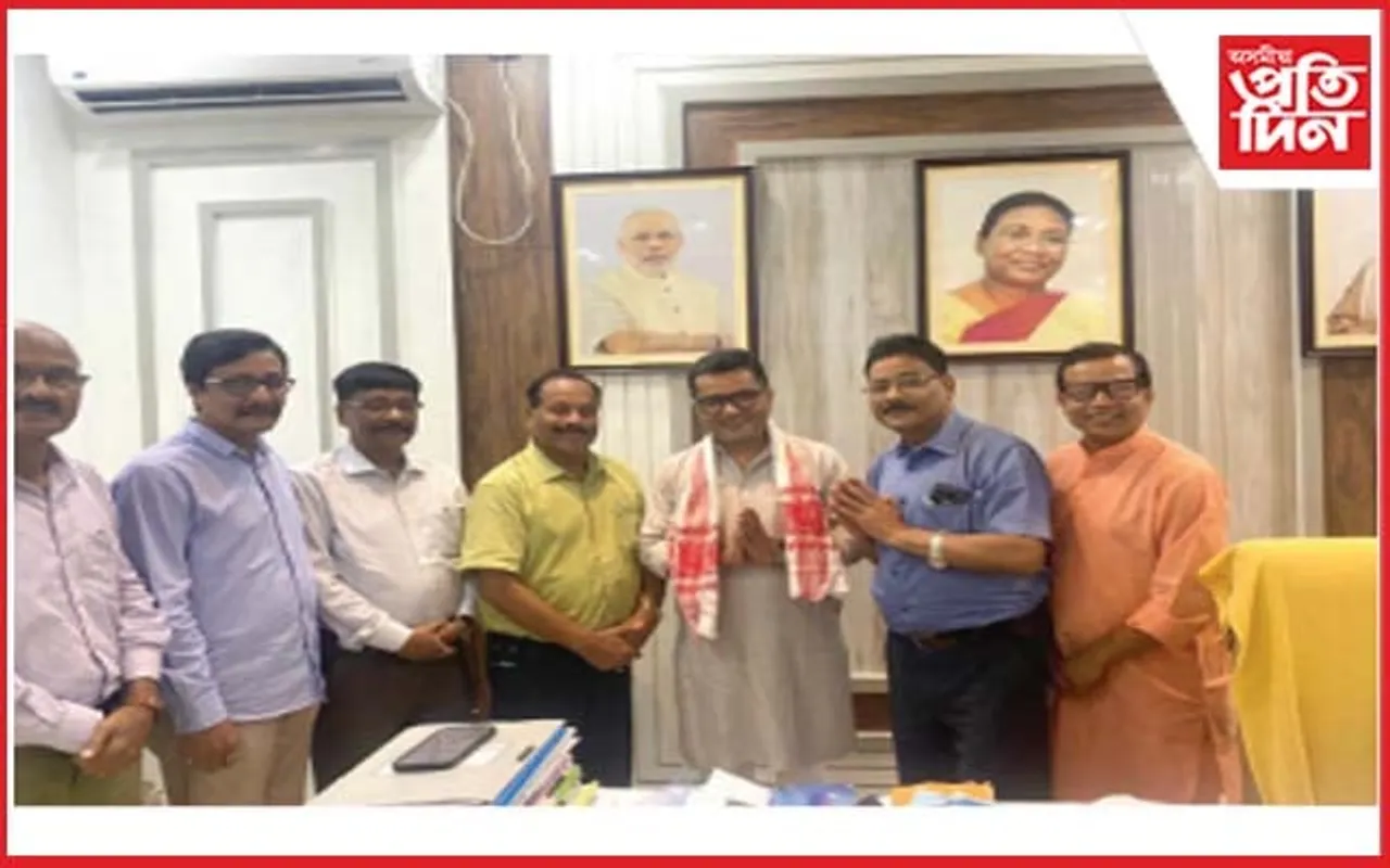 মুখ্যমন্ত্ৰীৰ ৰাজনৈতিক সচিবক সাক্ষাৎ শ্ৰীশ্ৰীশঙ্কৰদেৱ-মাধৱদেৱ গৱেষণা কেন্দ্ৰৰ প্ৰতিনিধিৰ