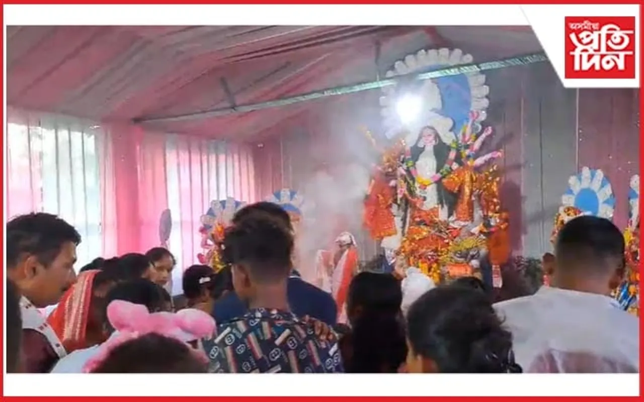 বৰহোলাত দুৰ্গা পূজাৰ উখল মাখল পৰিৱেশ...