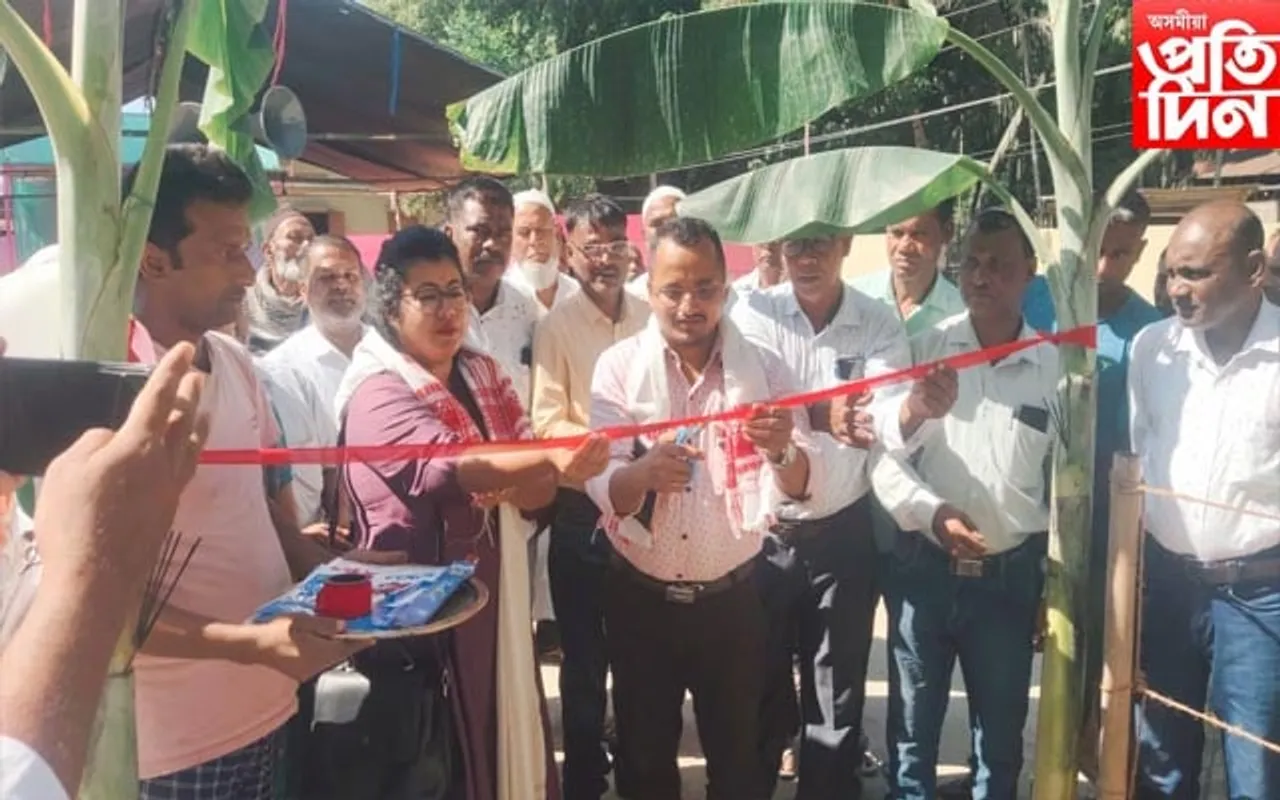মুকালমুৱাৰ নাৰায়ণপুৰত আদৰ্শ অংগনৱাড়ী কেন্দ্ৰৰ শিলান্যাস 