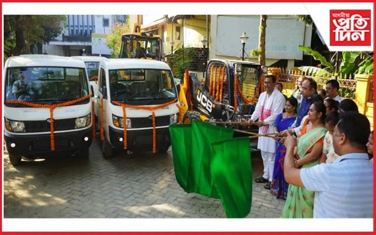 নগাঁও পৌৰসভাৰ জাবৰ কঢ়িওৱা বাহন,জেচিবি মুকলি বিধায়ক ৰূপক শৰ্মাৰ 