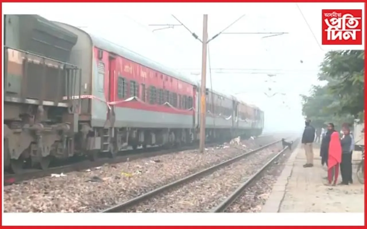 পুনৰ ৰেলত অগ্নিকাণ্ড, ২১ জন যাত্ৰীক চিকিৎসালয়ত ভৰ্তি
