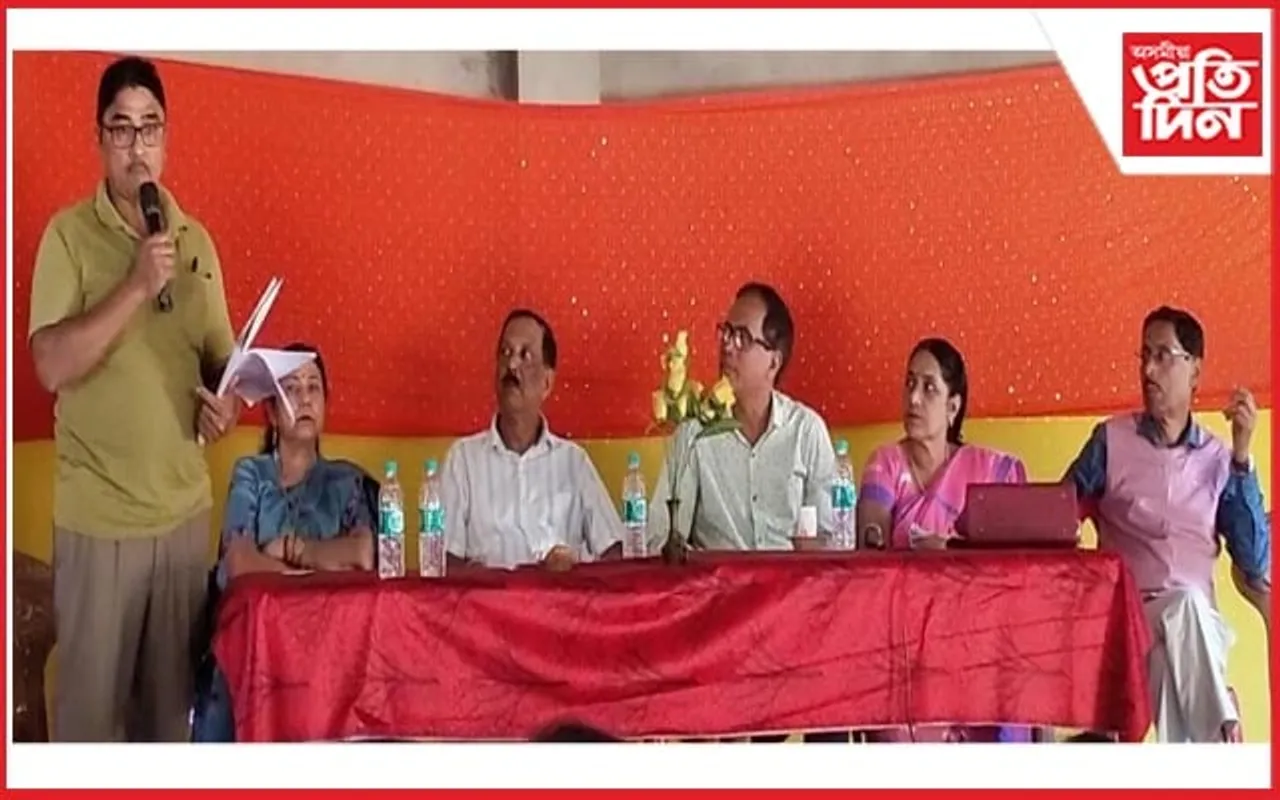  নগাঁও চৰকাৰী আৰৱান হাইস্কুলত প্ৰাক্তন ছাত্ৰ-ছাত্ৰীৰ মিলন সমাৰোহ আয়োজন 