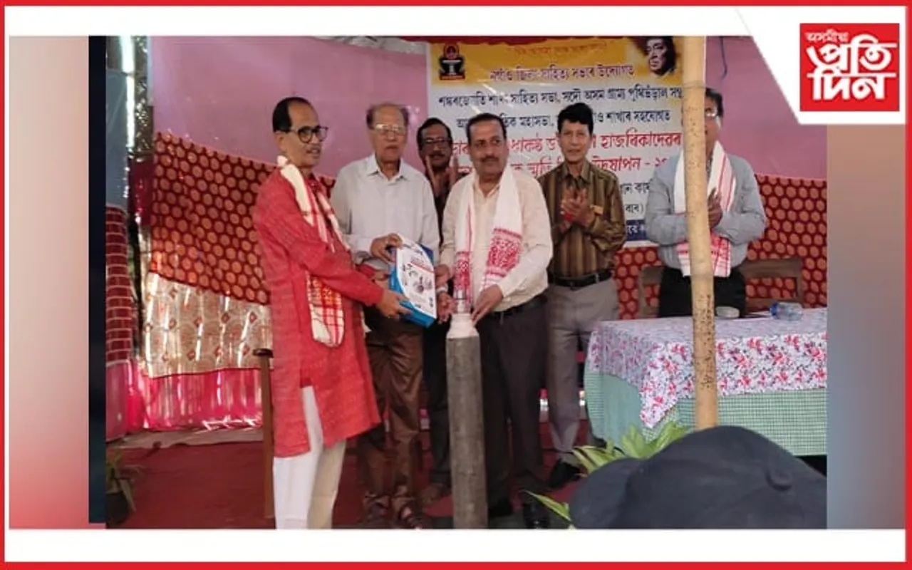 নগাঁৱত সমাজ সেৱকৰ অক্সিজেন চিলিণ্ডাৰ প্ৰদান