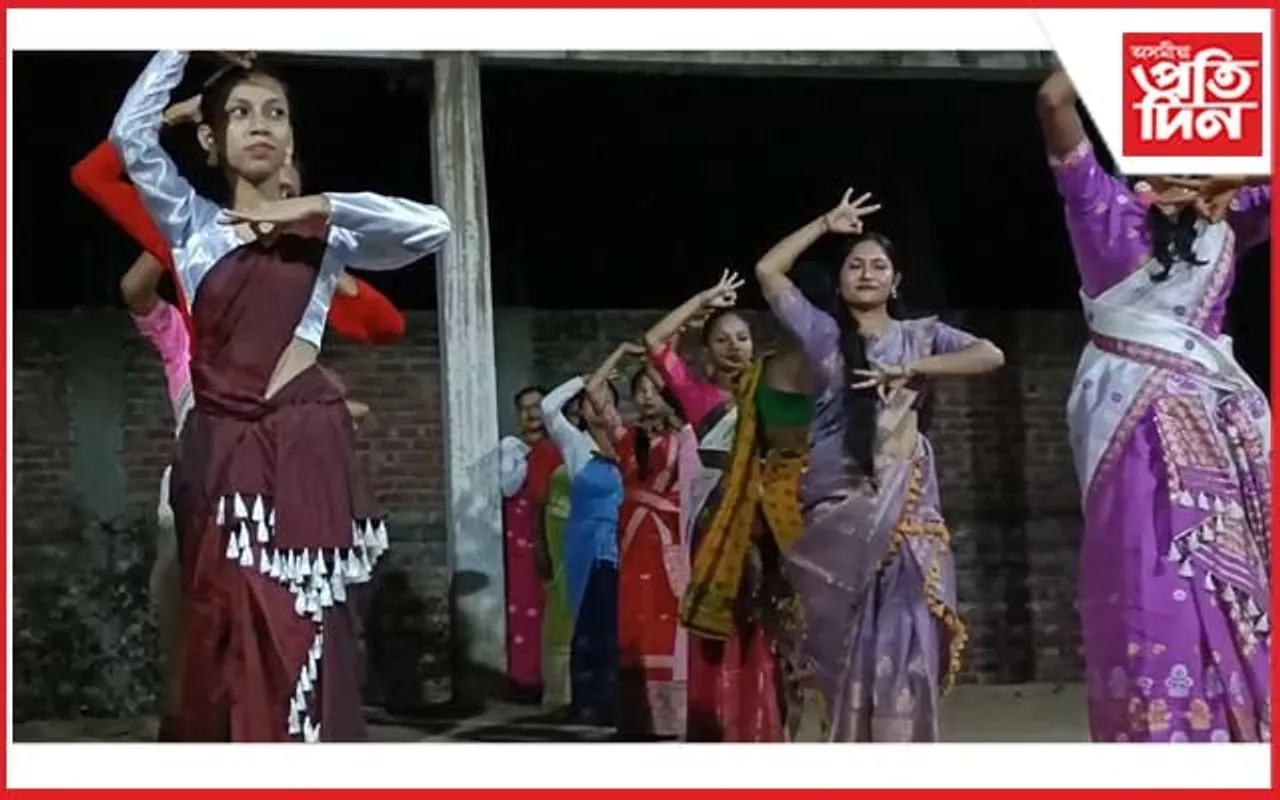 চেপেনাকোবোৱা ৰাজহুৱা নাট্য মন্দিৰত ৰাসৰ প্ৰস্তুতি