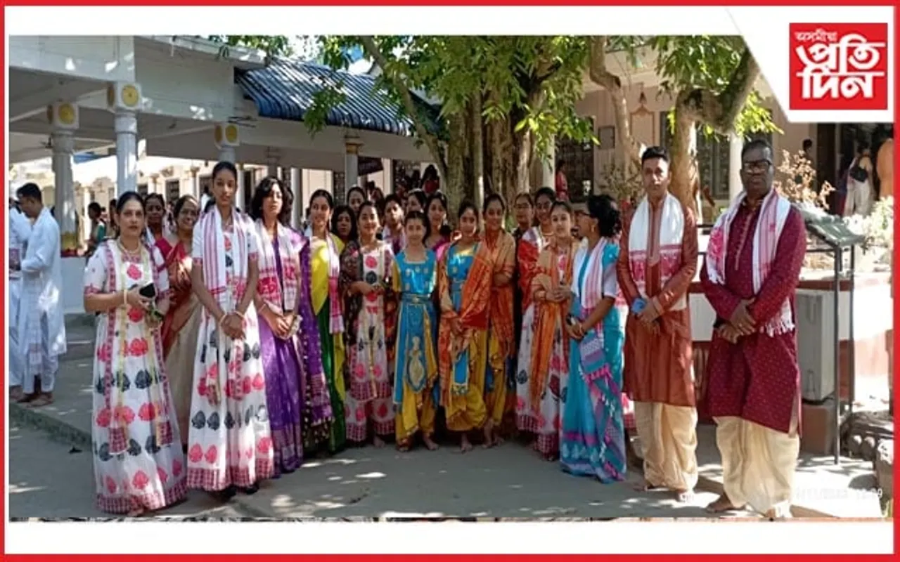 অসমীয়া সাজ পৰিধান কৰি বটদ্ৰৱা থানত মহাৰাষ্ট্ৰৰ এদল যুৱতী