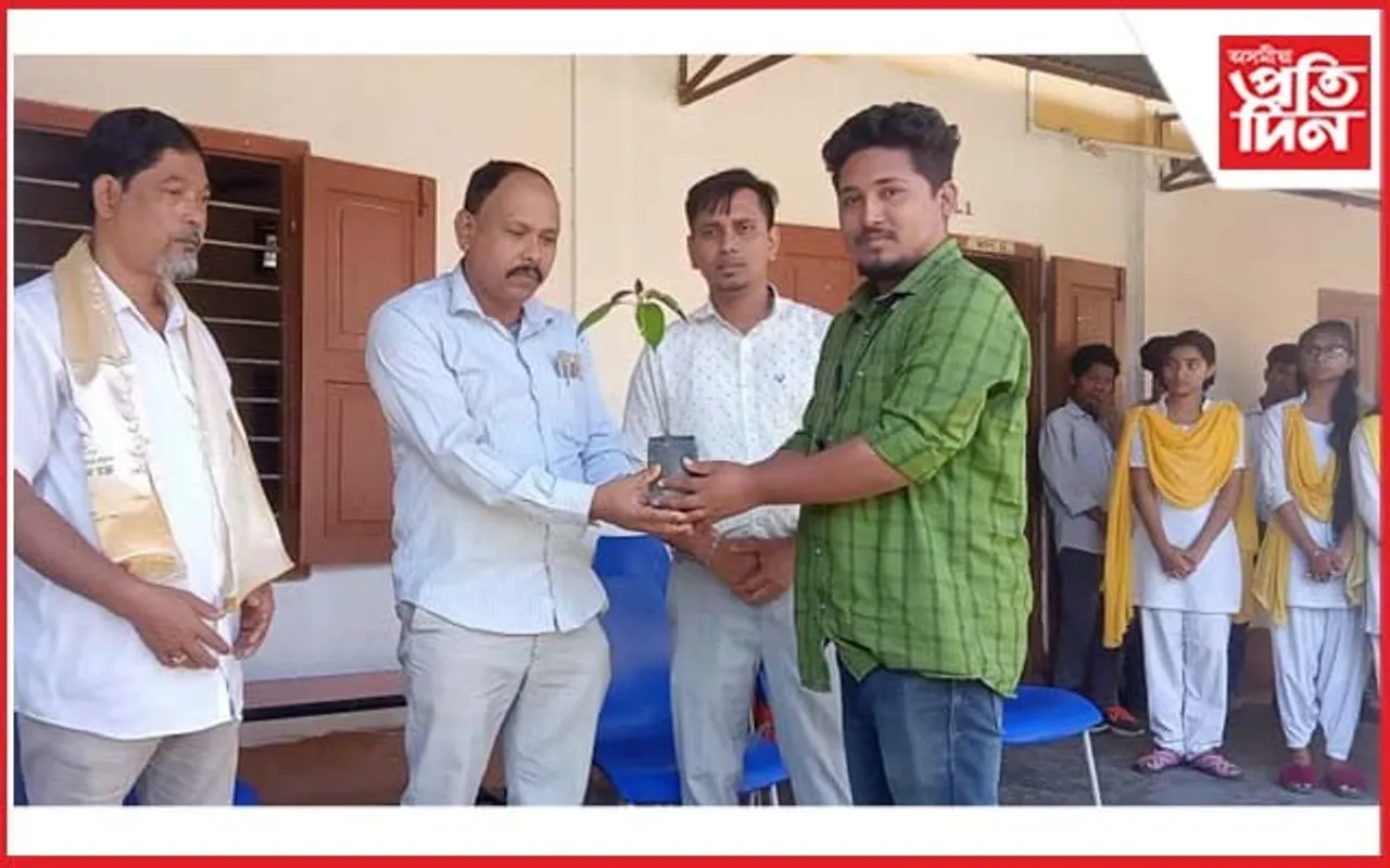 সেউজ দিপাৱলীৰ আহ্বানেৰে কুঠৰীৰ শতাধিক ছাত্ৰ-ছাত্ৰীৰ মাজত গছপুলি বিতৰণ 