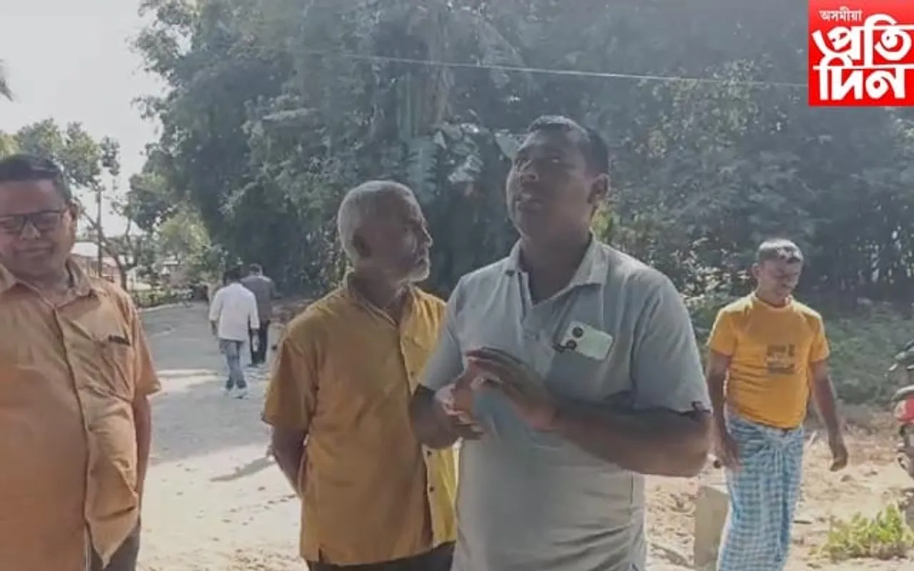 বিশ্বনাথত পথ নিৰ্মাণক লৈ দুটা ফৈদৰ মাজত উত্তেজনা