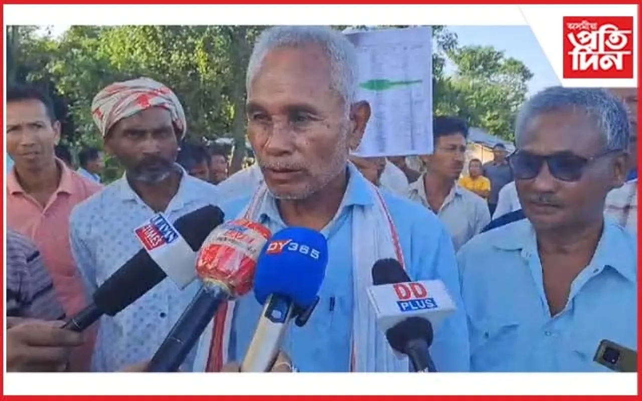 পথ নিৰ্মাণৰ দাবীত গহপুৰত প্ৰতিবাদ