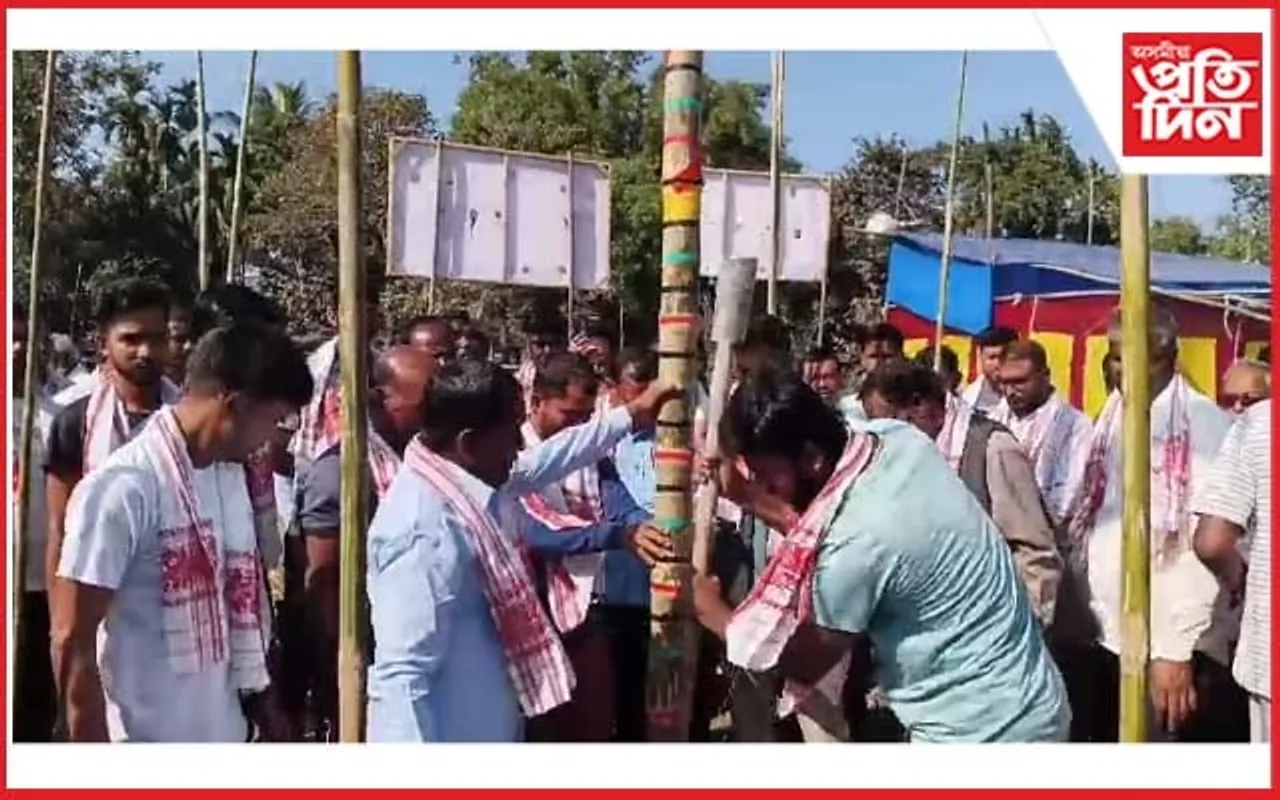 ইয়ং ষ্টাৰ ক্লাৱ ধূপগুৰীৰ উদ্যোগত অনুষ্ঠিতব্য যুৱ মহোৎসৱৰ লাইখুঁটা স্থাপন