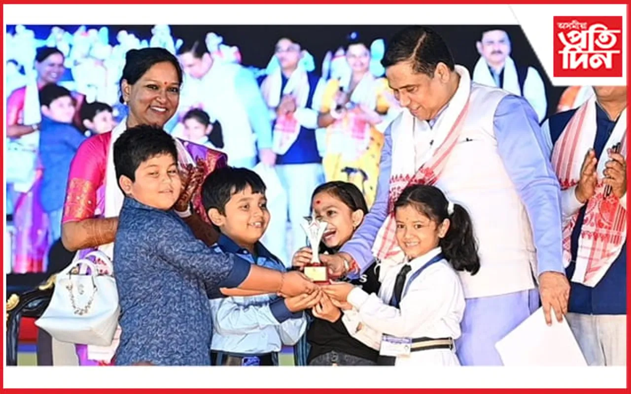 নলবাৰীত চেনিটেৰী নেপকিন-ভেণ্ডিং মেচিন বিতৰণৰ শুভাৰম্ভ কার্যসূচীত মন্ত্ৰী জয়ন্ত মল্লবৰুৱা 