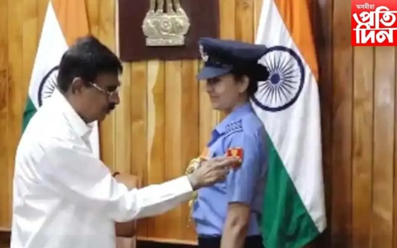 দেশৰ প্ৰথমগৰাকী মহিলা এড-ডি-কেম্প ৰূপে নিযুক্ত বায়ুসেনা বিষয়া মণিষা পাধি