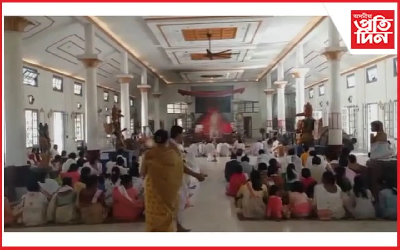 নৱবৰ্ষৰ প্ৰথম পুৱা সুখ শান্তি আৰু সমৃদ্ধি কামনা কৰি বটদ্ৰৱা থানত ৰাইজৰ ভিৰ...