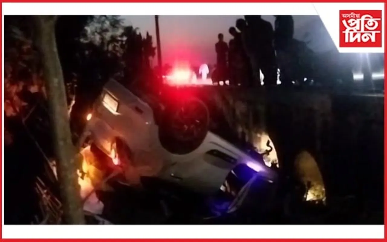 বনভোজ খাই উভতাৰ সময়তে পথ দুৰ্ঘটনা, দ' খাৱৈত পৰিল বাহন
