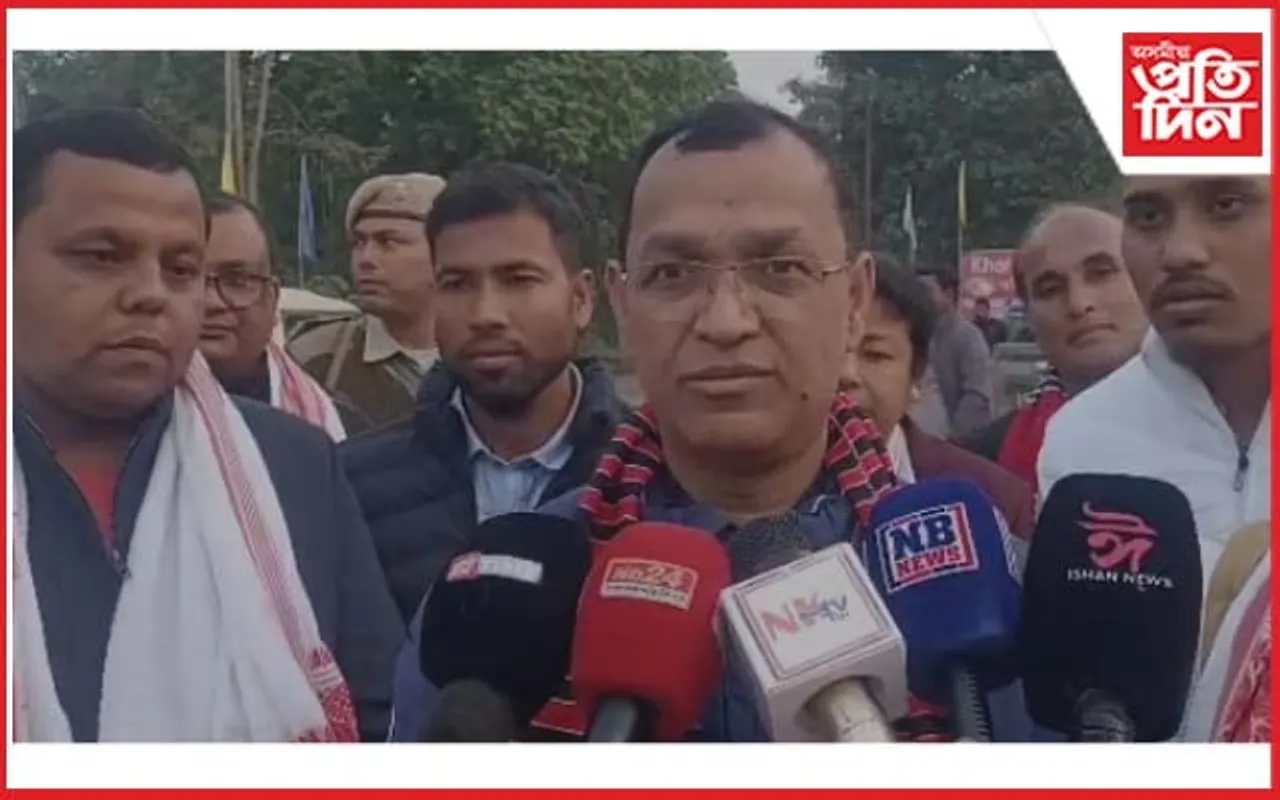 সৰুপথাৰ সমষ্টিত জনকল্যামূলক আচঁনিৰ শুভাৰম্ভ বিধায়ক বিশ্বজিত ফুকনৰ