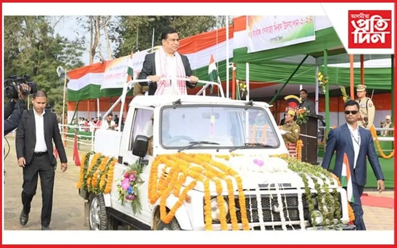 গোলাঘাটত মন্ত্ৰী জয়ন্ত মল্লবৰুৱা, নদুৱাৰত বিধায়ক পদ্ম হাজৰিকাই উত্তোলন কৰিলে গণৰাজ্য দিৱসৰ পতাকা