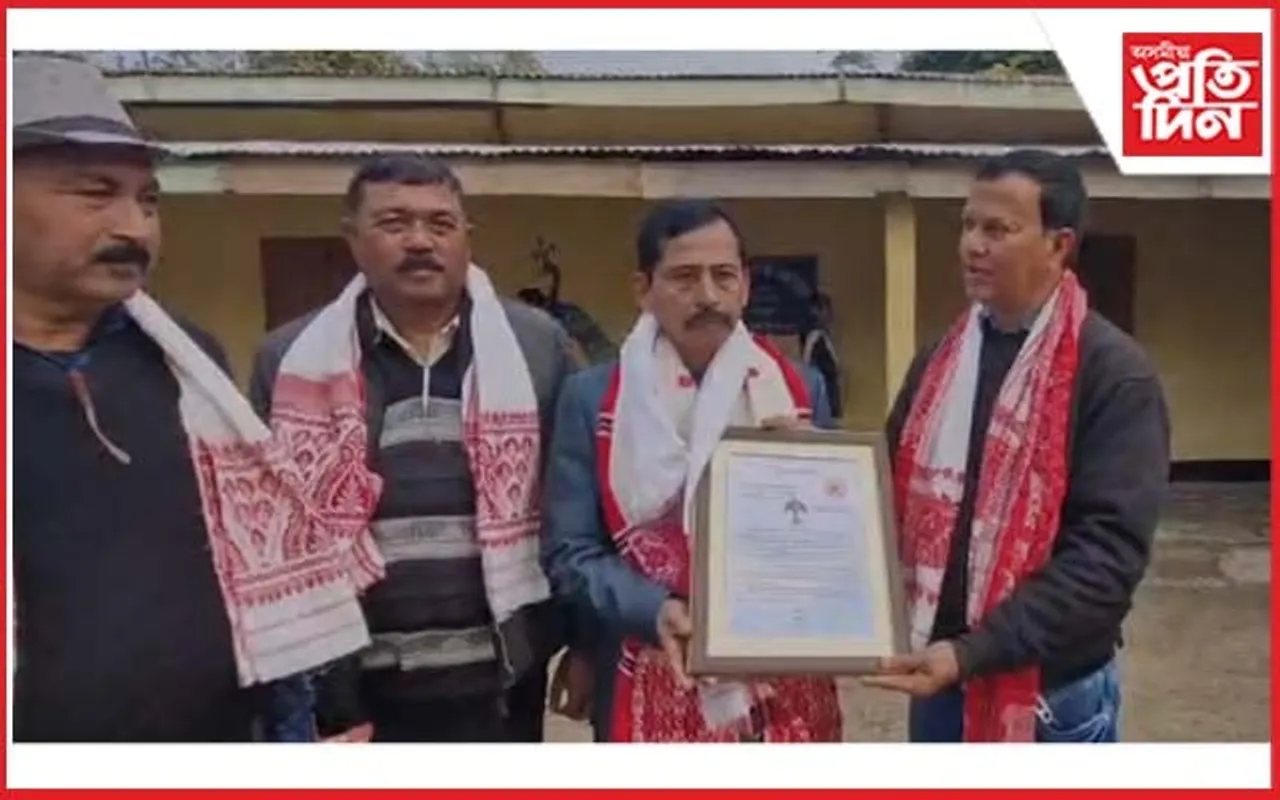 জামুগুৰিহাটৰ অৱসৰী প্ৰধান শিক্ষক মিন্টু কটকীক বিদায় সম্বৰ্দ্ধনা