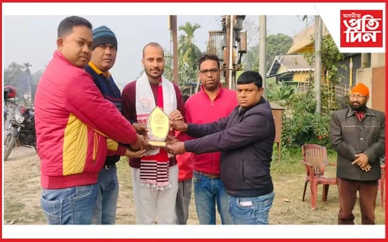 গণৰাজ্য দিৱস উপলক্ষ্যত APSC পৰীক্ষাত উত্তীৰ্ণ দুজনক বঢ়মপুৰ প্ৰেছ ক্লাবৰ সম্বৰ্ধনা...