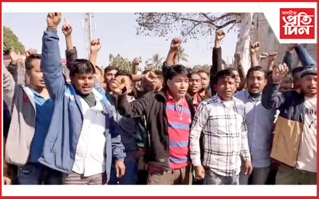 নতুন পৰিবহন আইনৰ জৰিয়তে চালকক টেঁটু চেঁপা কেন্দ্ৰীয় চৰকাৰৰঃ চালক বৃত্তি ত্যাগেৰে প্ৰতিবাদ...