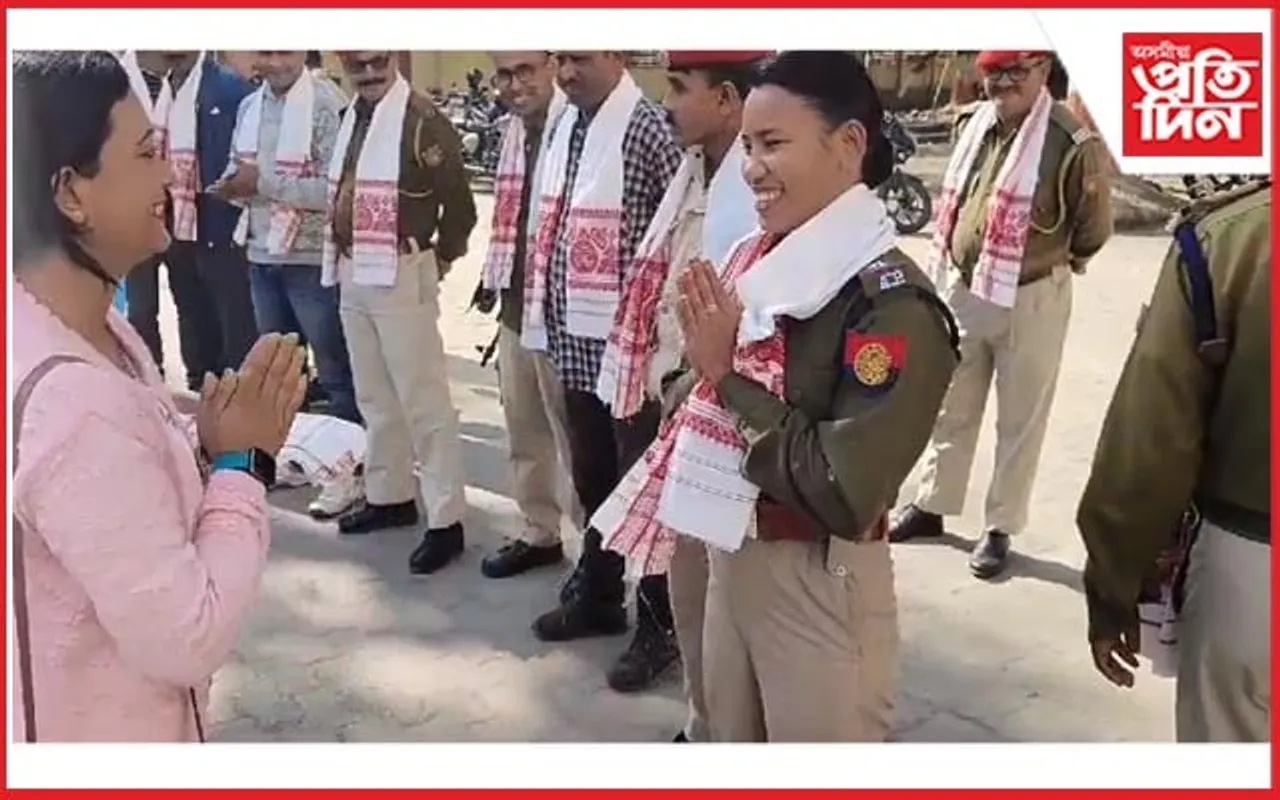 বিশ্বনাথ চাৰিআলিৰ শংকৰদেৱ শিশু বিদ্যা নিকেতনৰ আৰক্ষী বিষয়াক সম্বৰ্ধনা 