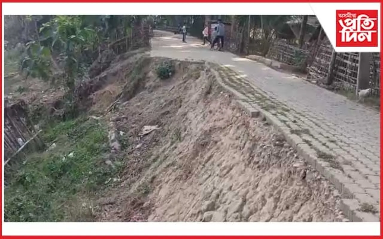 আজিও মেৰামতি নহ'ল দুবছৰ পুৰ্বে খহনীয়াত জাহ যোৱা ৰহা সমষ্টিৰ চকীয়াল গাঁৱৰ পথ