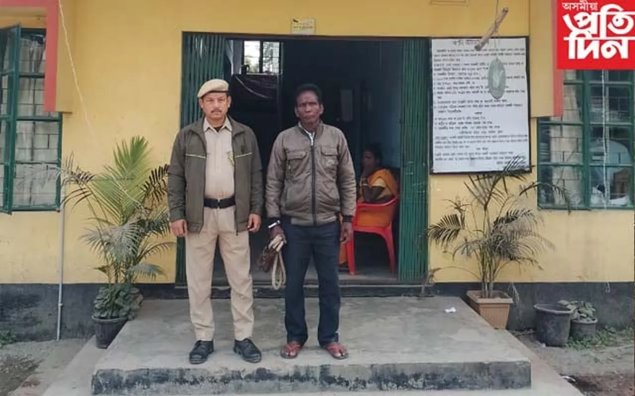 জামুগুৰিহাটত সুদ খোৰৰ বিৰুদ্ধে আৰক্ষীৰ অভিযান...