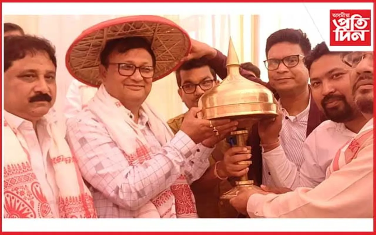 জনস্বাস্থ্য কাৰিকৰী বিভাগৰ উপ-সংমণ্ডল বিষয়া অনুপ কুমাৰ দাসক বিদায় সম্বৰ্ধনা