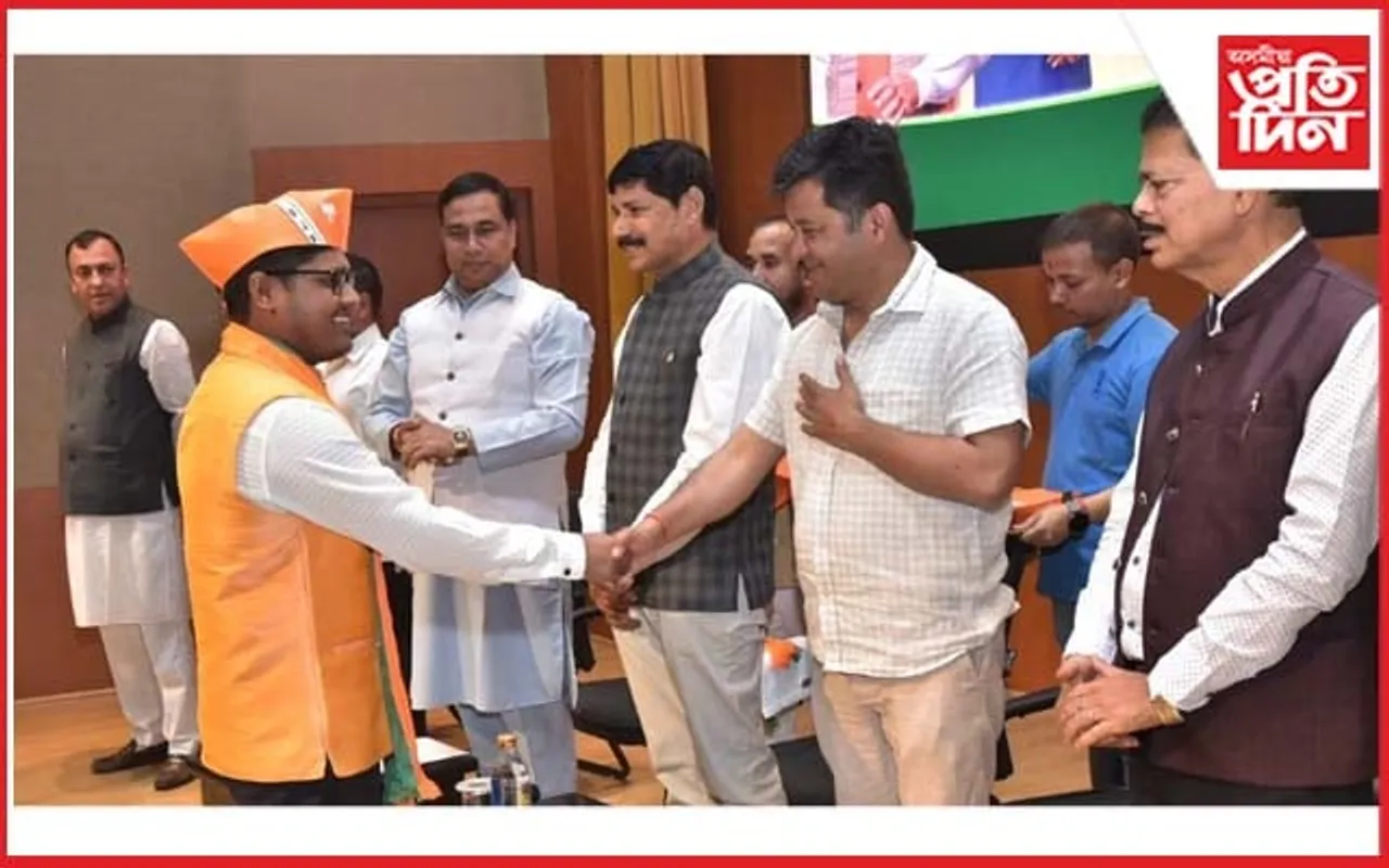 আপৰ কেইবাগৰাকী জ্যেষ্ঠ কাৰ্যকৰ্তাই যোগদান কৰিলে বিজেপিত