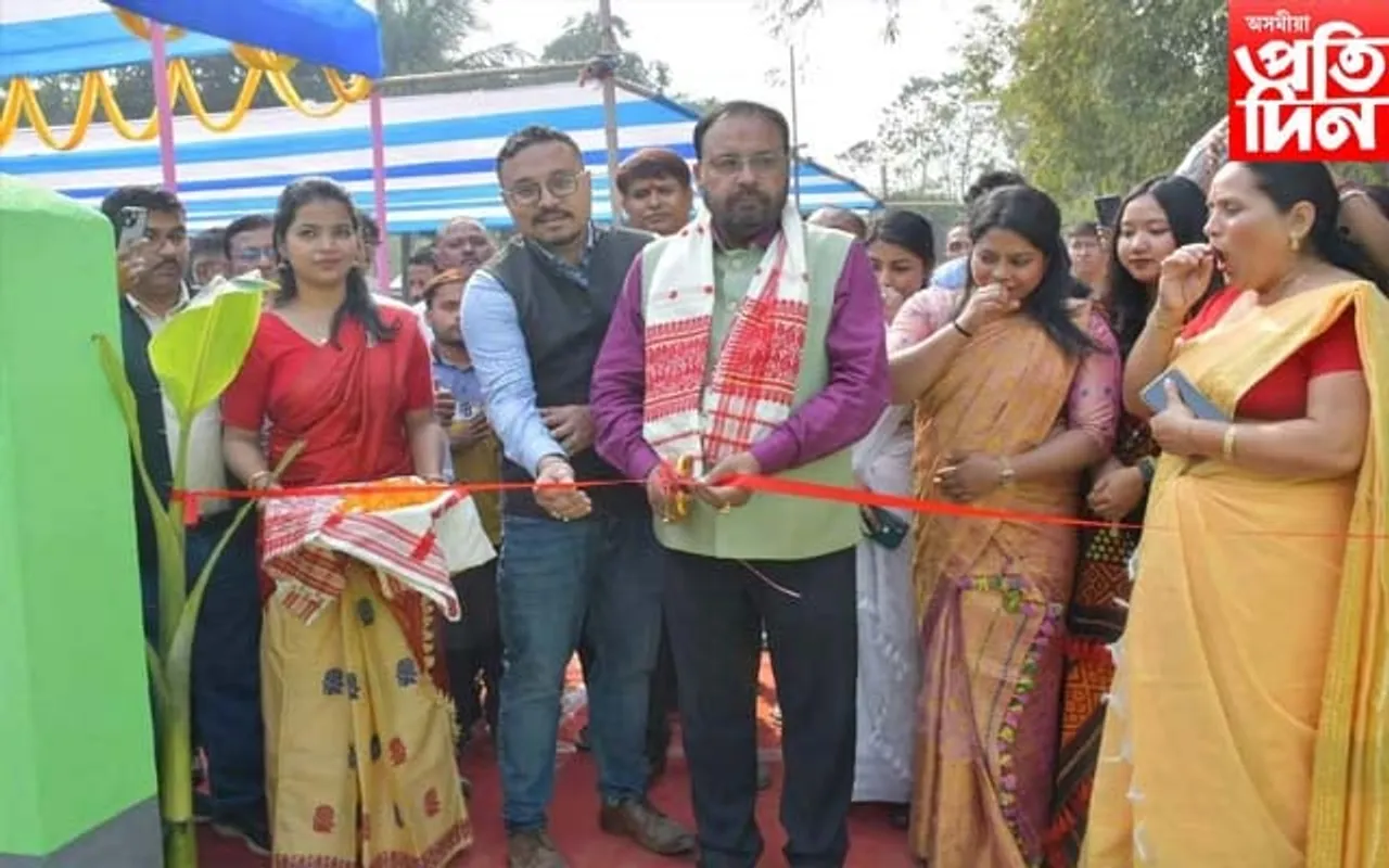 কলিয়াবৰত জল জীৱন মিছন আঁচনিৰ উদ্বোধন মন্ত্ৰী কেশৱ মহন্তৰ
